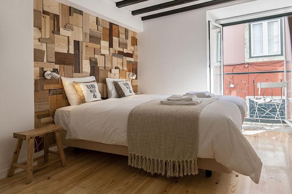 Bairro Alto Studio Apartments - By Lu Holidays Лиссабон Экстерьер фото