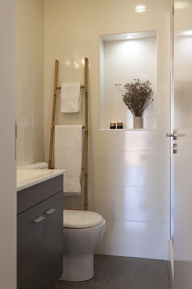 Bairro Alto Studio Apartments - By Lu Holidays Лиссабон Экстерьер фото
